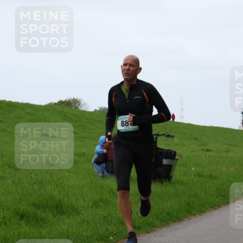 04.05.2025 - 8. Wedeler Halbmarathon Yannick Fuchs http://msf.ph/oto/7828285 04.05.2025 11:15:57 Laufen 88 meine-sportfotos.de