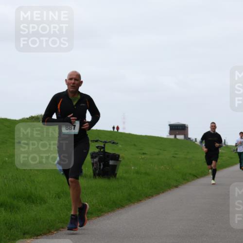 04.05.2025 - 8. Wedeler Halbmarathon Yannick Fuchs http://msf.ph/oto/7828294 04.05.2025 11:15:57 Laufen 887 meine-sportfotos.de