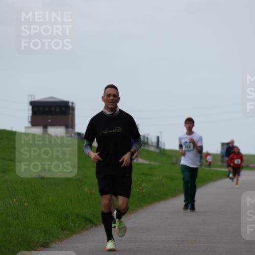 04.05.2025 - 8. Wedeler Halbmarathon Yannick Fuchs http://msf.ph/oto/7828306 04.05.2025 11:15:58 Laufen 352 meine-sportfotos.de