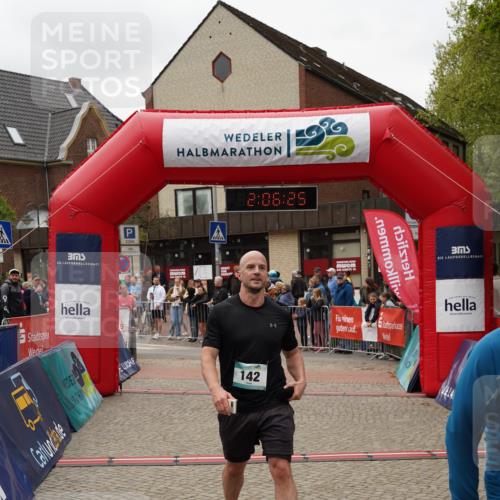 04.05.2025 - 8. Wedeler Halbmarathon Felixshl http://msf.ph/oto/7828310 04.05.2025 12:06:23 Ziel 142, 200, 431 meine-sportfotos.de