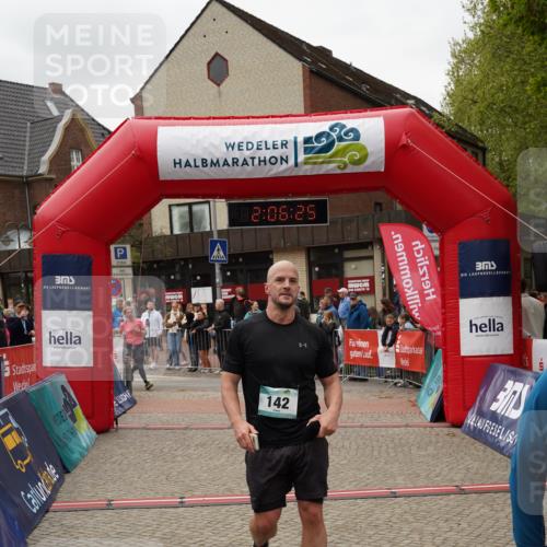 04.05.2025 - 8. Wedeler Halbmarathon Felixshl http://msf.ph/oto/7828317 04.05.2025 12:06:23 Ziel 142, 200, 431 meine-sportfotos.de