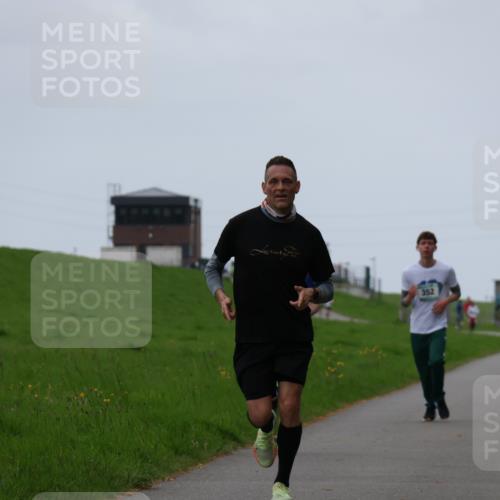 04.05.2025 - 8. Wedeler Halbmarathon Yannick Fuchs http://msf.ph/oto/7828319 04.05.2025 11:15:58 Laufen 352 meine-sportfotos.de