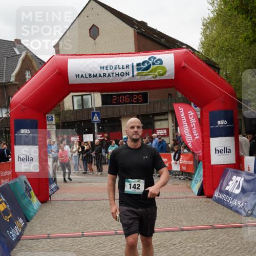 04.05.2025 - 8. Wedeler Halbmarathon Felixshl http://msf.ph/oto/7828324 04.05.2025 12:06:23 Ziel 142, 200, 431 meine-sportfotos.de