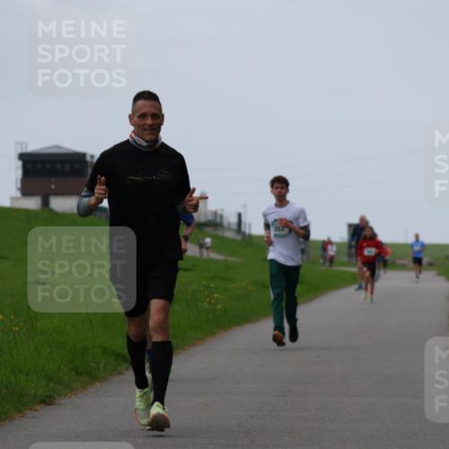 04.05.2025 - 8. Wedeler Halbmarathon Yannick Fuchs http://msf.ph/oto/7828327 04.05.2025 11:15:59 Laufen 152 meine-sportfotos.de