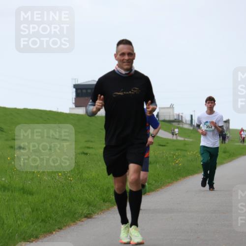 04.05.2025 - 8. Wedeler Halbmarathon Yannick Fuchs http://msf.ph/oto/7828332 04.05.2025 11:16:00 Laufen 352 meine-sportfotos.de