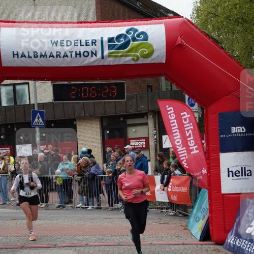 04.05.2025 - 8. Wedeler Halbmarathon Felixshl http://msf.ph/oto/7828336 04.05.2025 12:06:25 Ziel 142, 200, 431 meine-sportfotos.de
