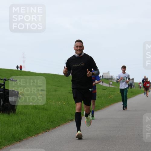 04.05.2025 - 8. Wedeler Halbmarathon Yannick Fuchs http://msf.ph/oto/7828348 04.05.2025 11:16:00 Laufen 352 meine-sportfotos.de