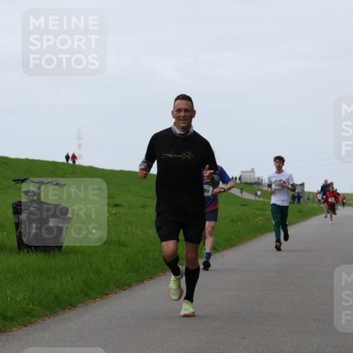 04.05.2025 - 8. Wedeler Halbmarathon Yannick Fuchs http://msf.ph/oto/7828364 04.05.2025 11:16:00 Laufen 06 meine-sportfotos.de