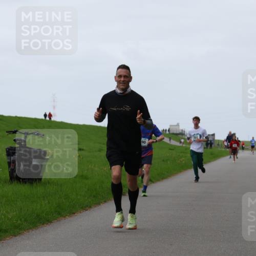 04.05.2025 - 8. Wedeler Halbmarathon Yannick Fuchs http://msf.ph/oto/7828366 04.05.2025 11:16:01 Laufen 90 meine-sportfotos.de