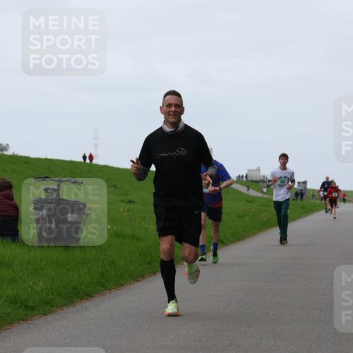 04.05.2025 - 8. Wedeler Halbmarathon Yannick Fuchs http://msf.ph/oto/7828372 04.05.2025 11:16:01 Laufen 352 meine-sportfotos.de