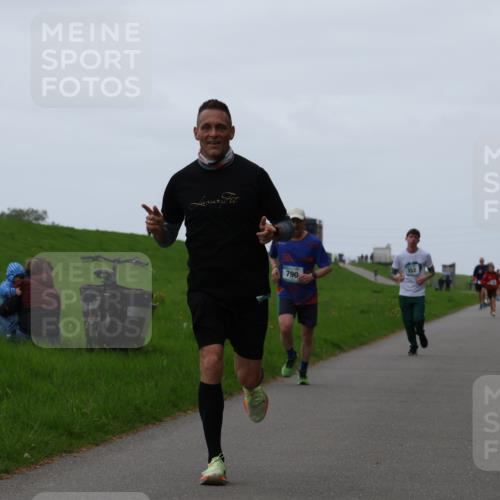 04.05.2025 - 8. Wedeler Halbmarathon Yannick Fuchs http://msf.ph/oto/7828387 04.05.2025 11:16:01 Laufen 2, 790 meine-sportfotos.de