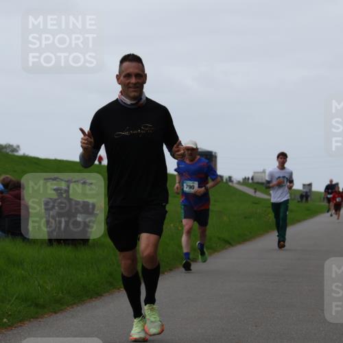 04.05.2025 - 8. Wedeler Halbmarathon Yannick Fuchs http://msf.ph/oto/7828392 04.05.2025 11:16:01 Laufen 790 meine-sportfotos.de
