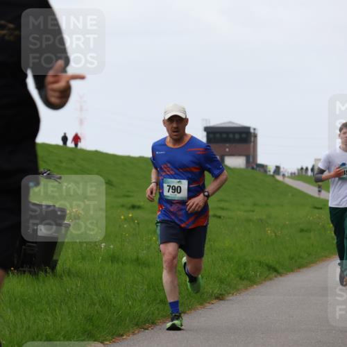 04.05.2025 - 8. Wedeler Halbmarathon Yannick Fuchs http://msf.ph/oto/7828396 04.05.2025 11:16:02 Laufen 790, 352 meine-sportfotos.de