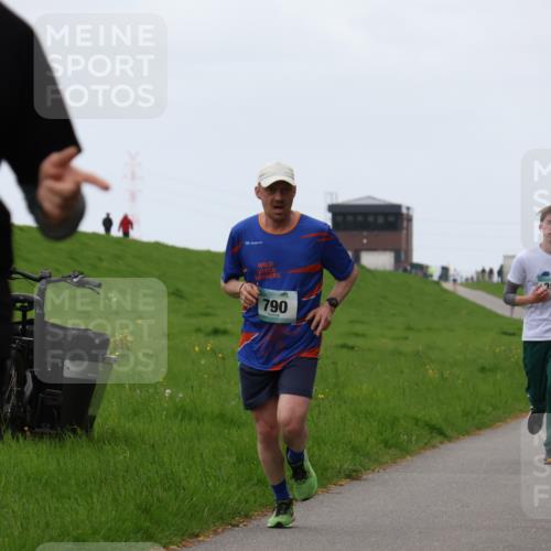 04.05.2025 - 8. Wedeler Halbmarathon Yannick Fuchs http://msf.ph/oto/7828402 04.05.2025 11:16:02 Laufen 790, 352 meine-sportfotos.de