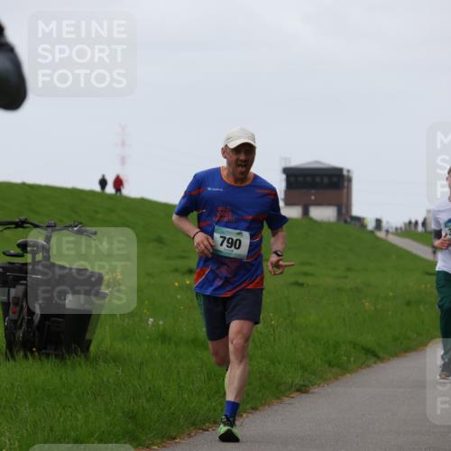 04.05.2025 - 8. Wedeler Halbmarathon Yannick Fuchs http://msf.ph/oto/7828409 04.05.2025 11:16:03 Laufen 790, 352 meine-sportfotos.de