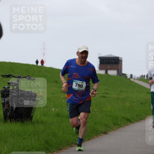 04.05.2025 - 8. Wedeler Halbmarathon Yannick Fuchs http://msf.ph/oto/7828410 04.05.2025 11:16:03 Laufen 790 meine-sportfotos.de