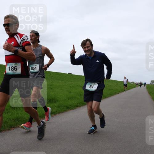 04.05.2025 - 8. Wedeler Halbmarathon Yannick Fuchs http://msf.ph/oto/7828411 04.05.2025 11:35:13 Laufen 186, 851, 51, 79 meine-sportfotos.de