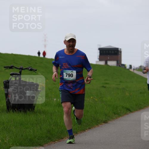 04.05.2025 - 8. Wedeler Halbmarathon Yannick Fuchs http://msf.ph/oto/7828421 04.05.2025 11:16:03 Laufen 790, 352 meine-sportfotos.de