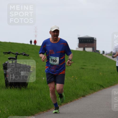 04.05.2025 - 8. Wedeler Halbmarathon Yannick Fuchs http://msf.ph/oto/7828424 04.05.2025 11:16:03 Laufen 790, 352 meine-sportfotos.de