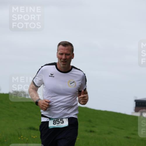 04.05.2025 - 8. Wedeler Halbmarathon Yannick Fuchs http://msf.ph/oto/7828438 04.05.2025 11:35:16 Laufen 855 meine-sportfotos.de