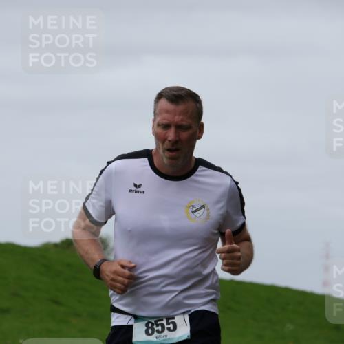 04.05.2025 - 8. Wedeler Halbmarathon Yannick Fuchs http://msf.ph/oto/7828441 04.05.2025 11:35:17 Laufen 855 meine-sportfotos.de