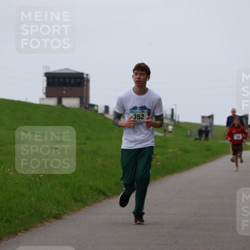 04.05.2025 - 8. Wedeler Halbmarathon Yannick Fuchs http://msf.ph/oto/7828445 04.05.2025 11:16:04 Laufen 352 meine-sportfotos.de