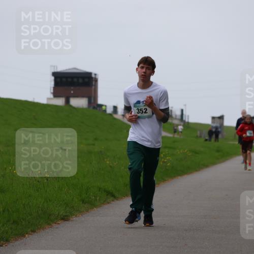 04.05.2025 - 8. Wedeler Halbmarathon Yannick Fuchs http://msf.ph/oto/7828449 04.05.2025 11:16:04 Laufen 352 meine-sportfotos.de
