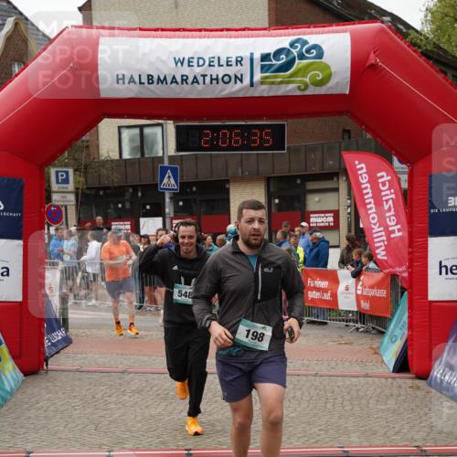 04.05.2025 - 8. Wedeler Halbmarathon Felixshl http://msf.ph/oto/7828450 04.05.2025 12:06:33 Ziel 192, 195, 198, 548 meine-sportfotos.de