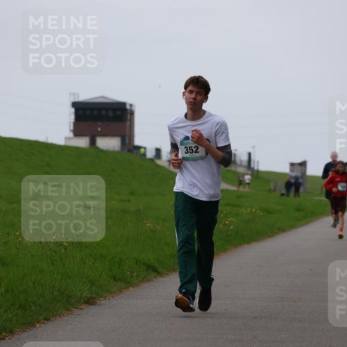 04.05.2025 - 8. Wedeler Halbmarathon Yannick Fuchs http://msf.ph/oto/7828452 04.05.2025 11:16:04 Laufen 352 meine-sportfotos.de