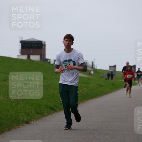 04.05.2025 - 8. Wedeler Halbmarathon Yannick Fuchs http://msf.ph/oto/7828460 04.05.2025 11:16:04 Laufen  meine-sportfotos.de
