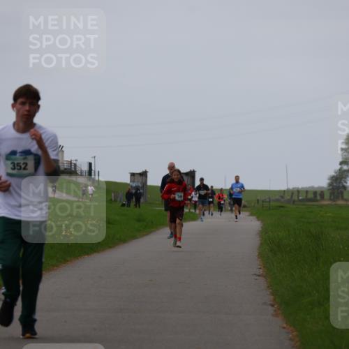 04.05.2025 - 8. Wedeler Halbmarathon Yannick Fuchs http://msf.ph/oto/7828462 04.05.2025 11:16:05 Laufen 352, 50 meine-sportfotos.de