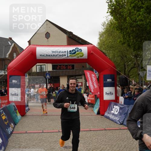 04.05.2025 - 8. Wedeler Halbmarathon Felixshl http://msf.ph/oto/7828464 04.05.2025 12:06:34 Ziel 192, 195, 198, 548 meine-sportfotos.de
