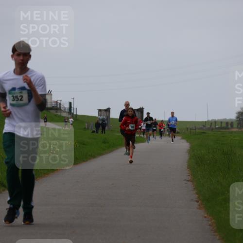 04.05.2025 - 8. Wedeler Halbmarathon Yannick Fuchs http://msf.ph/oto/7828465 04.05.2025 11:16:05 Laufen 352 meine-sportfotos.de