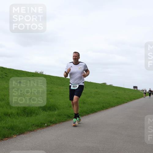 04.05.2025 - 8. Wedeler Halbmarathon Yannick Fuchs http://msf.ph/oto/7828467 04.05.2025 11:35:18 Laufen 855 meine-sportfotos.de