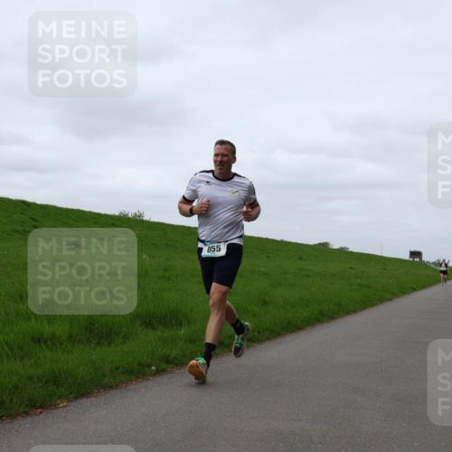 04.05.2025 - 8. Wedeler Halbmarathon Yannick Fuchs http://msf.ph/oto/7828472 04.05.2025 11:35:18 Laufen 855 meine-sportfotos.de