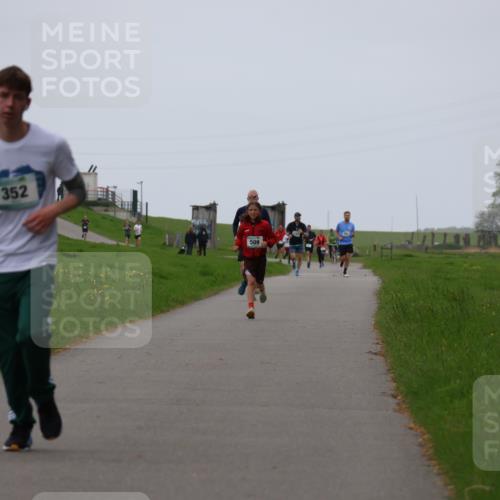 04.05.2025 - 8. Wedeler Halbmarathon Yannick Fuchs http://msf.ph/oto/7828476 04.05.2025 11:16:05 Laufen 352 meine-sportfotos.de