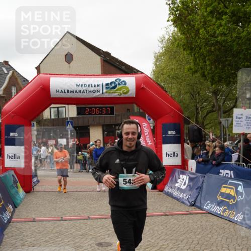 04.05.2025 - 8. Wedeler Halbmarathon Felixshl http://msf.ph/oto/7828478 04.05.2025 12:06:35 Ziel 192, 195, 198, 548, 554 meine-sportfotos.de