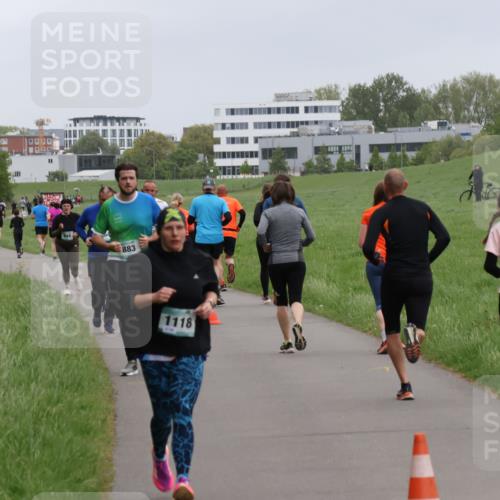 04.05.2025 - 8. Wedeler Halbmarathon Yannick Fuchs http://msf.ph/oto/7828485 04.05.2025 11:16:08 Laufen 649, 883, 1118 meine-sportfotos.de