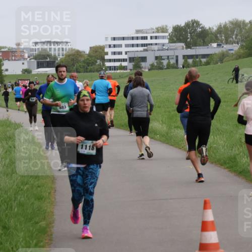 04.05.2025 - 8. Wedeler Halbmarathon Yannick Fuchs http://msf.ph/oto/7828488 04.05.2025 11:16:08 Laufen 10000, 883, 1118 meine-sportfotos.de