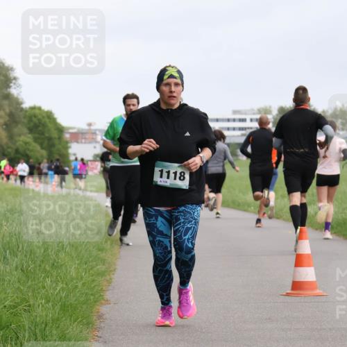 04.05.2025 - 8. Wedeler Halbmarathon Yannick Fuchs http://msf.ph/oto/7828504 04.05.2025 11:16:10 Laufen 1118, 158 meine-sportfotos.de