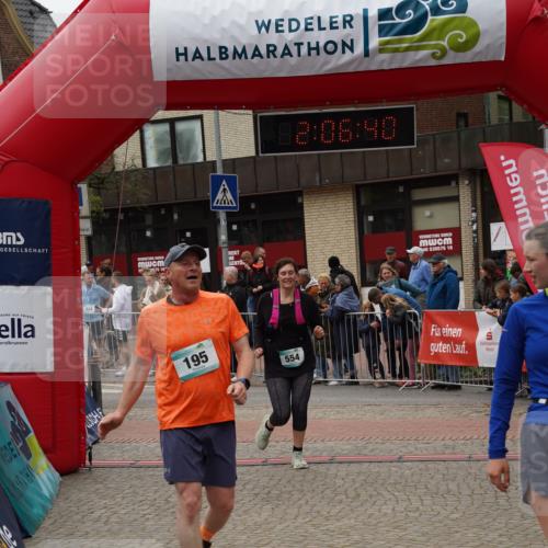 04.05.2025 - 8. Wedeler Halbmarathon Felixshl http://msf.ph/oto/7828541 04.05.2025 12:06:38 Ziel 192, 195, 548, 554 meine-sportfotos.de
