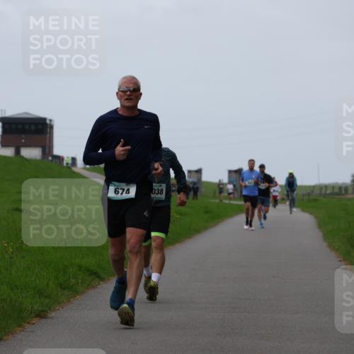 04.05.2025 - 8. Wedeler Halbmarathon Yannick Fuchs http://msf.ph/oto/7828605 04.05.2025 11:16:20 Laufen 674, 038 meine-sportfotos.de