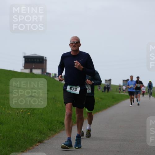 04.05.2025 - 8. Wedeler Halbmarathon Yannick Fuchs http://msf.ph/oto/7828614 04.05.2025 11:16:20 Laufen 674, 38 meine-sportfotos.de