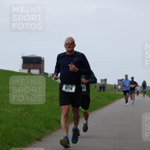 04.05.2025 - 8. Wedeler Halbmarathon Yannick Fuchs http://msf.ph/oto/7828619 04.05.2025 11:16:21 Laufen 674, 38 meine-sportfotos.de