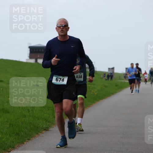 04.05.2025 - 8. Wedeler Halbmarathon Yannick Fuchs http://msf.ph/oto/7828634 04.05.2025 11:16:21 Laufen 674, 038 meine-sportfotos.de