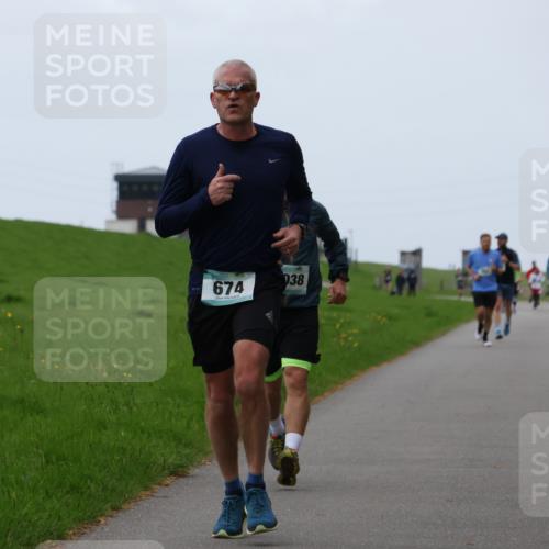 04.05.2025 - 8. Wedeler Halbmarathon Yannick Fuchs http://msf.ph/oto/7828636 04.05.2025 11:16:22 Laufen 8125, 674, 038 meine-sportfotos.de