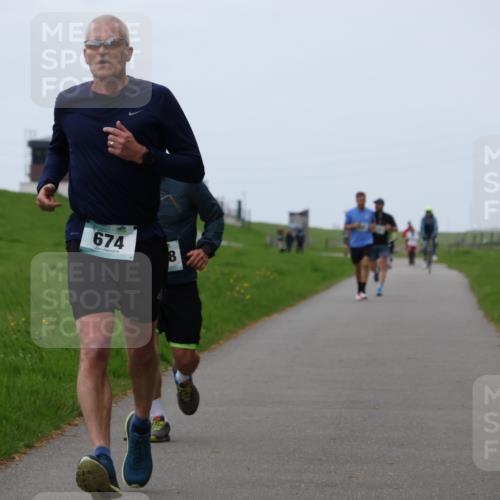 04.05.2025 - 8. Wedeler Halbmarathon Yannick Fuchs http://msf.ph/oto/7828644 04.05.2025 11:16:22 Laufen 674, 8 meine-sportfotos.de