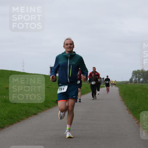 04.05.2025 - 8. Wedeler Halbmarathon Yannick Fuchs http://msf.ph/oto/7828665 04.05.2025 11:35:37 Laufen 751 meine-sportfotos.de