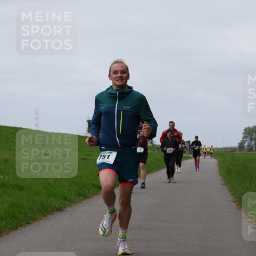 04.05.2025 - 8. Wedeler Halbmarathon Yannick Fuchs http://msf.ph/oto/7828667 04.05.2025 11:35:37 Laufen 751, 18 meine-sportfotos.de