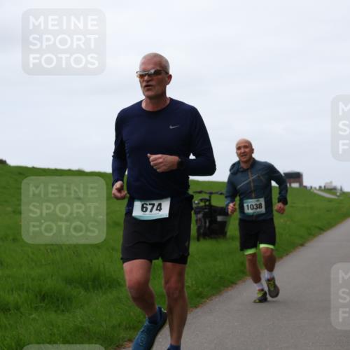 04.05.2025 - 8. Wedeler Halbmarathon Yannick Fuchs http://msf.ph/oto/7828676 04.05.2025 11:16:25 Laufen 674, 1038 meine-sportfotos.de